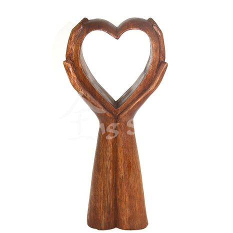 Srdce v rukách, dřevo výška 24 cm